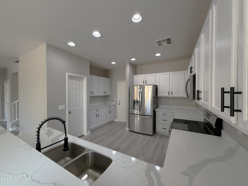 Kitchen 6