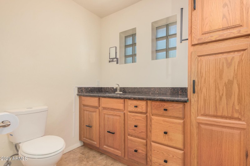 0017-17 - Hillcrest 4980
