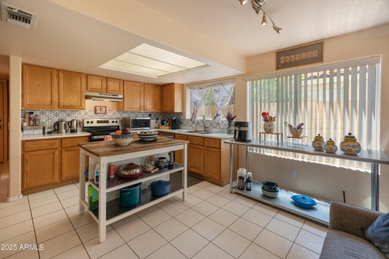 3224 E Sierra St-1