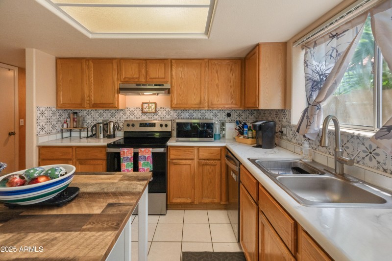 3224 E Sierra St-2