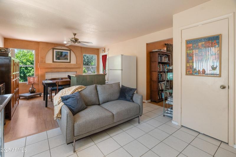 3224 E Sierra St-3