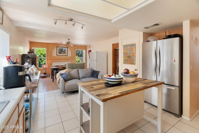 3224 E Sierra St-9