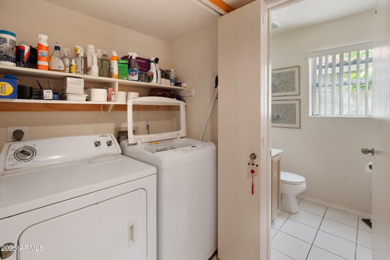 3224 E Sierra St-10