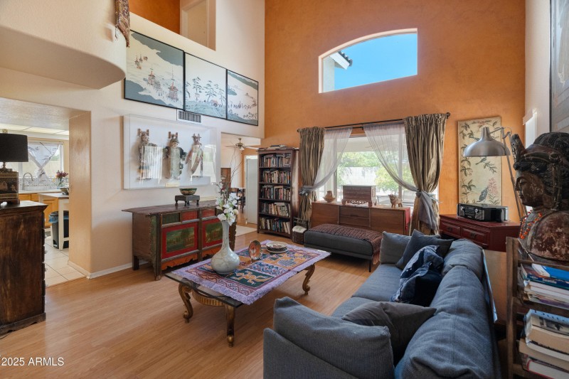 3224 E Sierra St-15