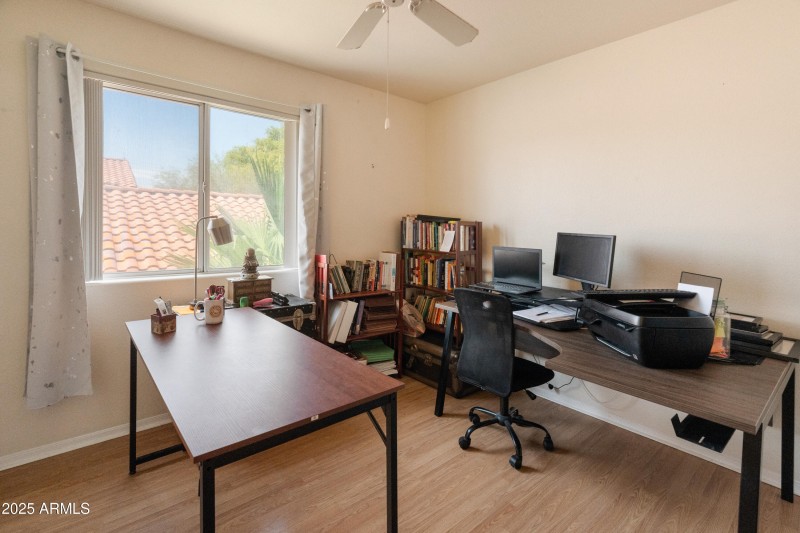 3224 E Sierra St-17