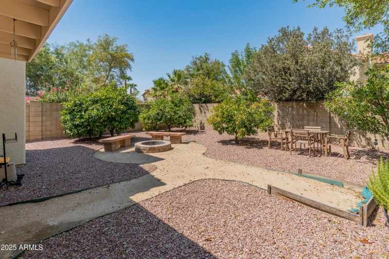 3224 E Sierra St-31