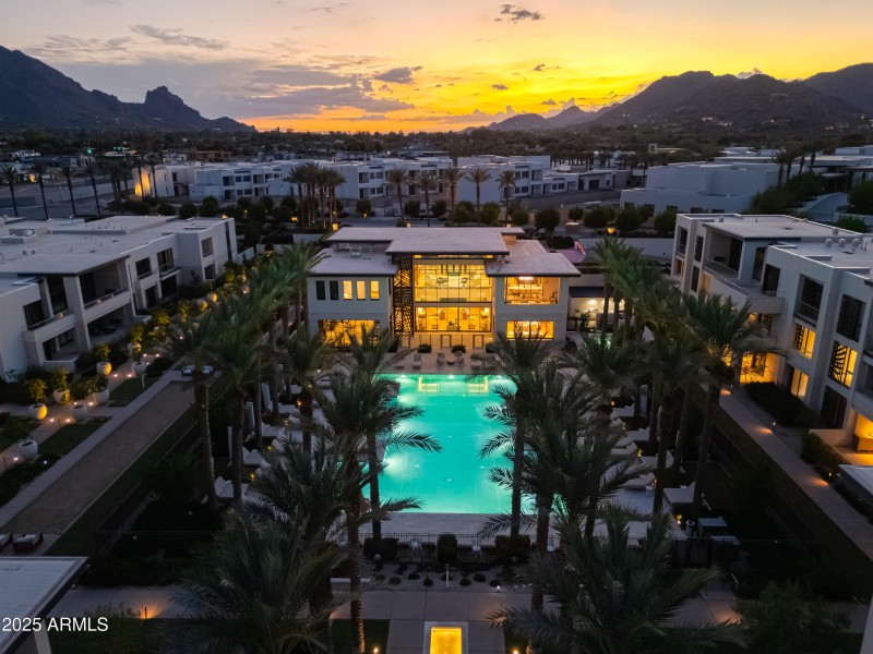 The Ritz Carlton