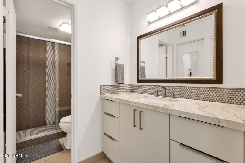 28-web-or-mls-5217-n-24th-st-108