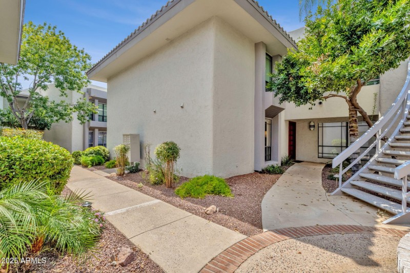 7-web-or-mls-5217-n-24th-st-108