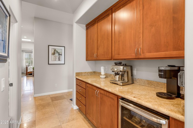 Butlers/Prep Pantry