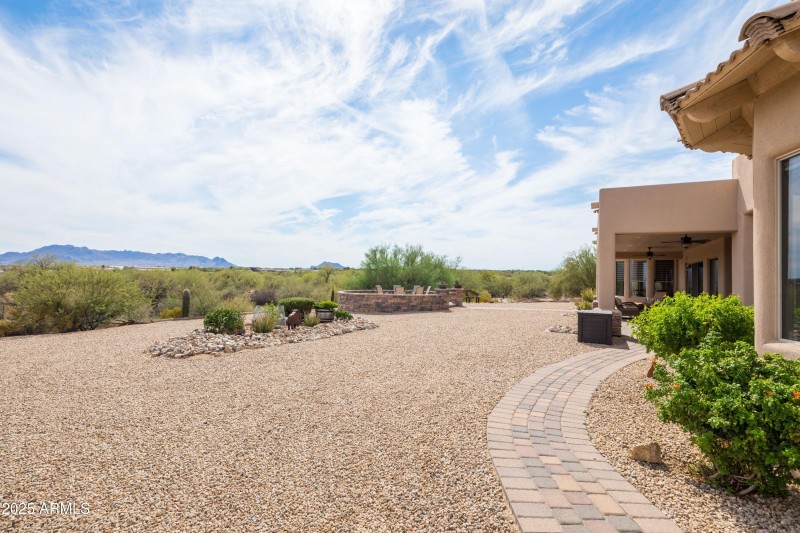 Circular driveway