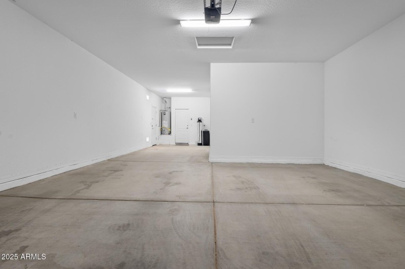 3-car tandem garage