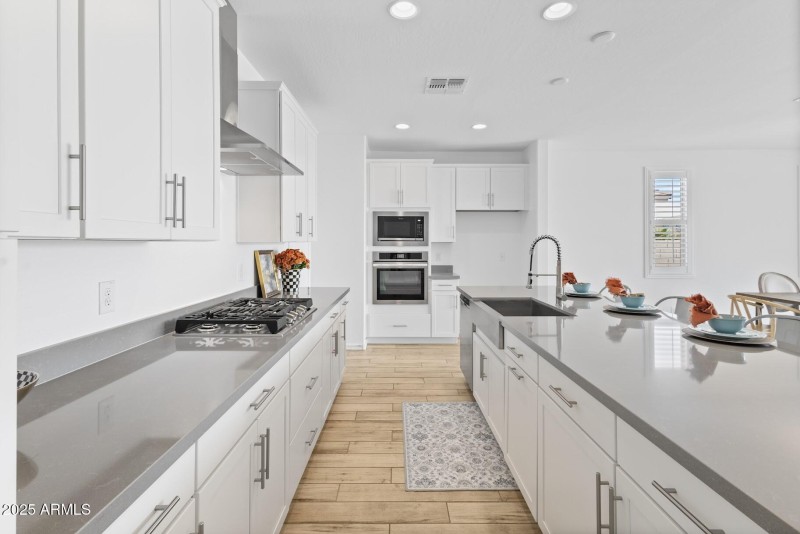 GORGEOUS KITCHEN