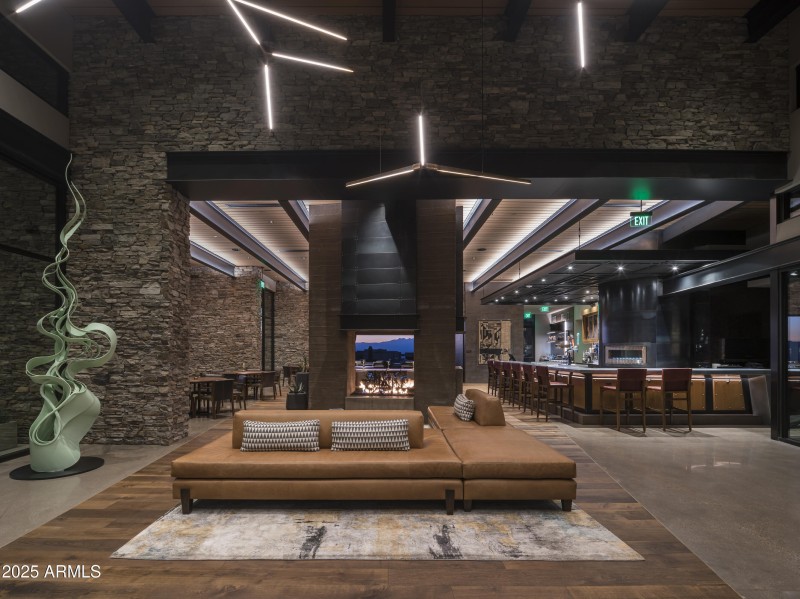 Sereno_Canyon_MHL_Lobby_8186_conversion1