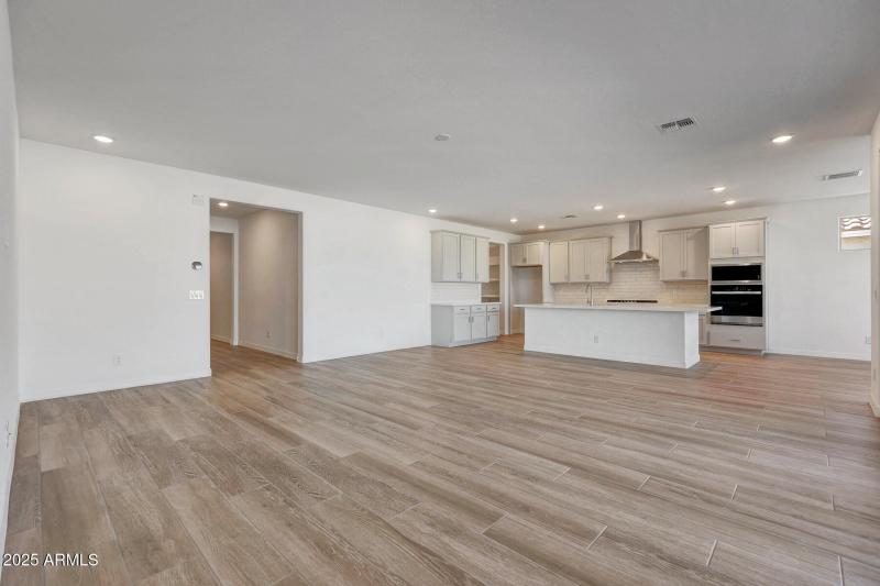 PHX_TierraVistoso_Lot 2074_Burgundy_2888