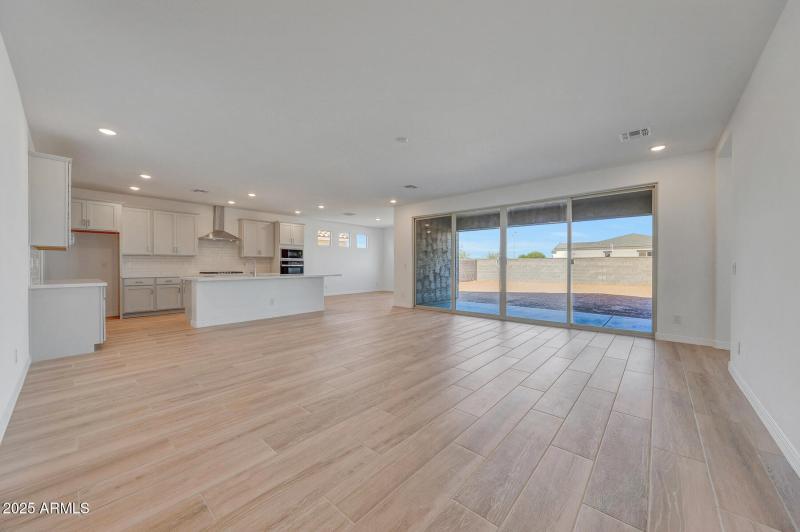 PHX_TierraVistoso_Lot 2074_Burgundy_2888