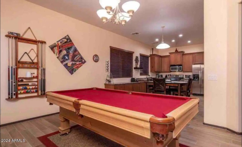 9 - 11060 W Jefferson St