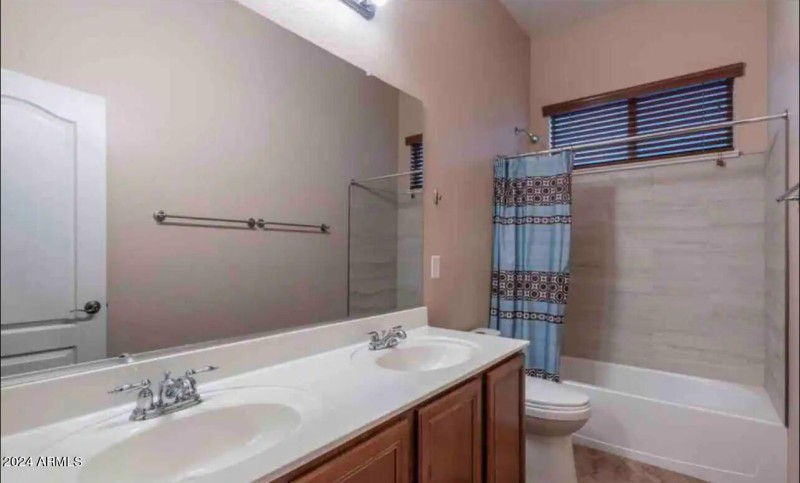 6 - 11060 W Jefferson St