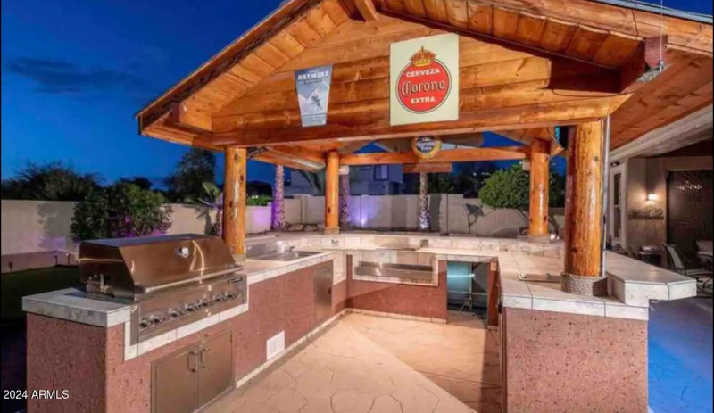 7 - 11060 W Jefferson St