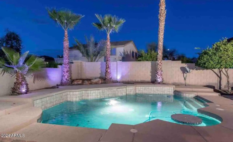 2 - 11060 W Jefferson St