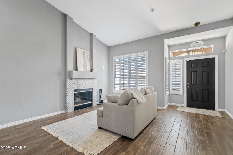 Spacious Front Room