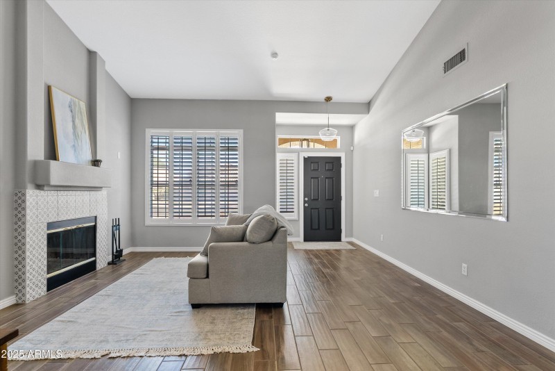 Spacious Front Room