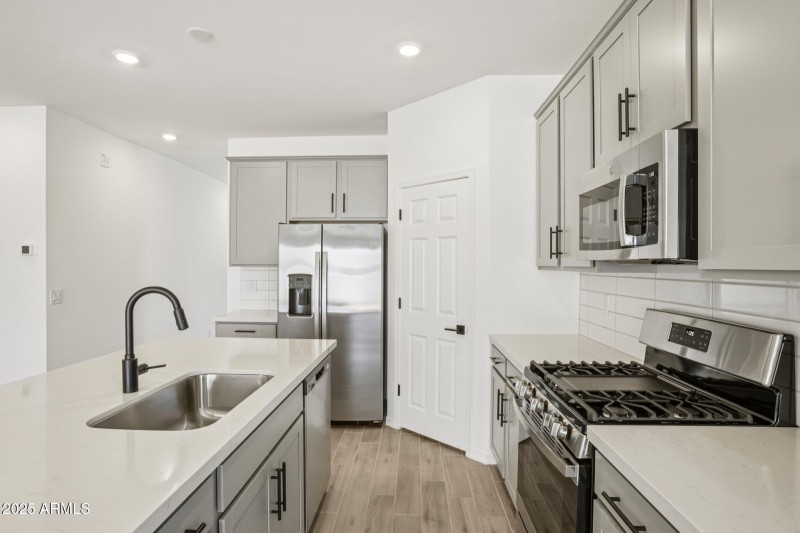 10-web-or-mls-W Old Timer Rd-S3008-010