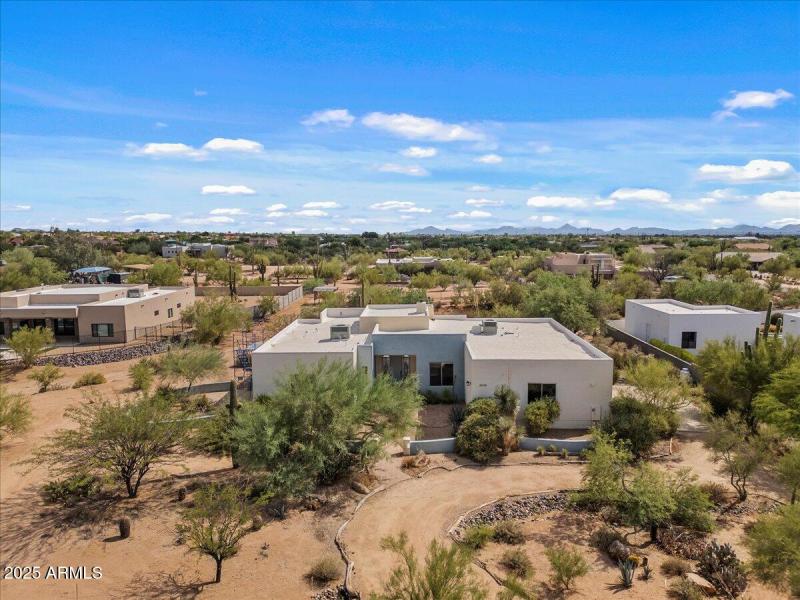 04-Aerial front of home