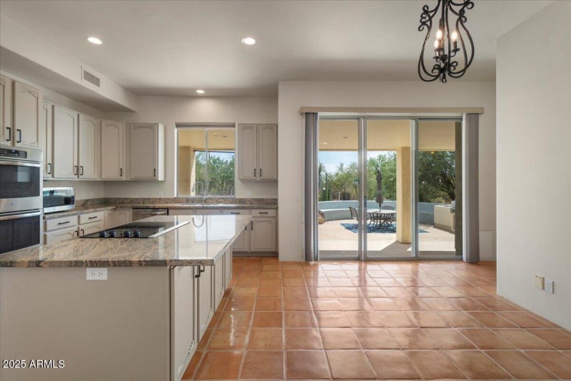 24-Kitchen and dining