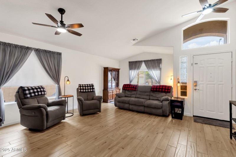Living Room/ Entry