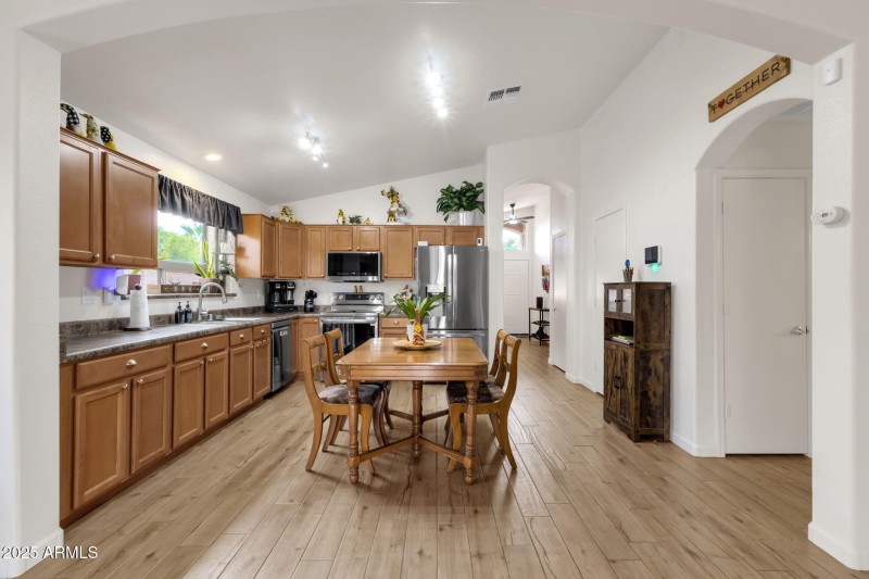 Eat-In Kitchen