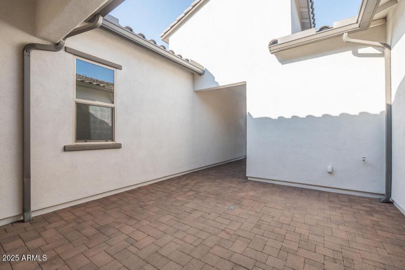 Tri Pointe Blossom Rock 554 - Front Outd