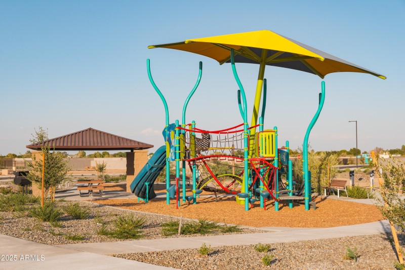 COMMUNITY PLAY PARK