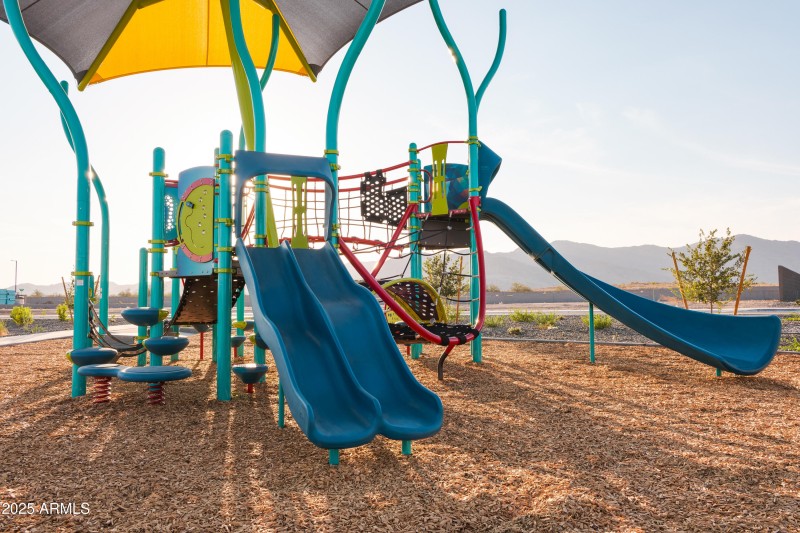 COMMUNITY PLAY PARK