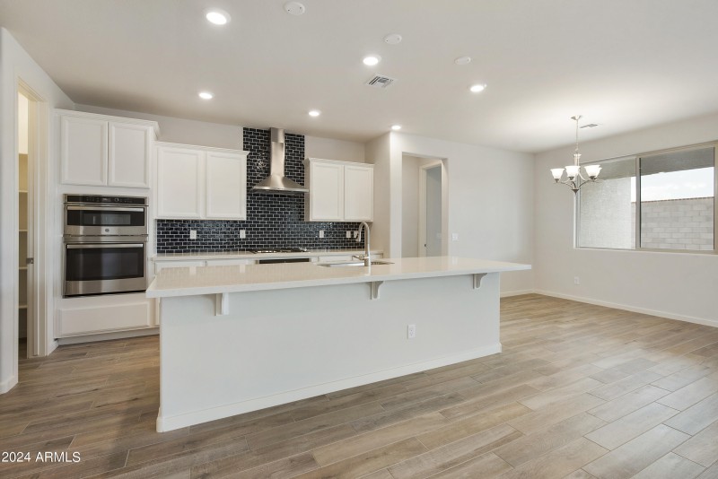 GOURMET KITCHEN