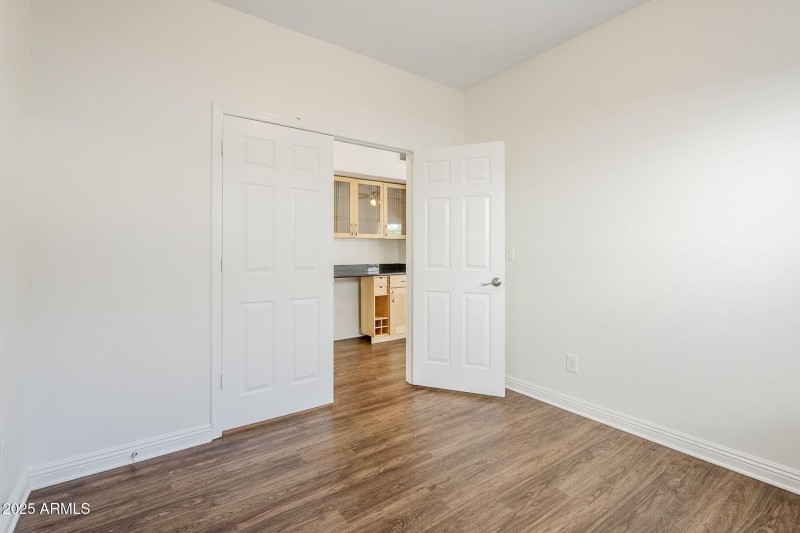 28-web-or-mls-White-28