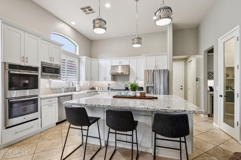 22-web-or-mls-E Calle De Las Brisas-S030