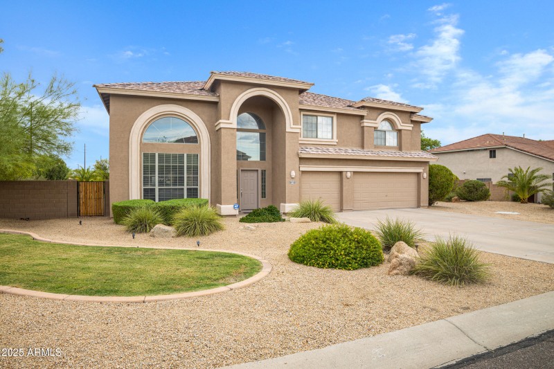 7555 E Laurel St-2