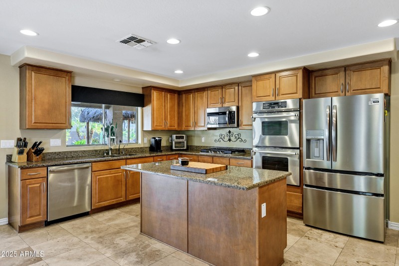 7555 E Laurel St-14