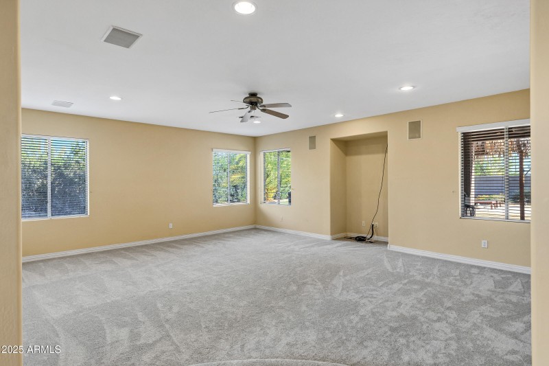 7555 E Laurel St-21