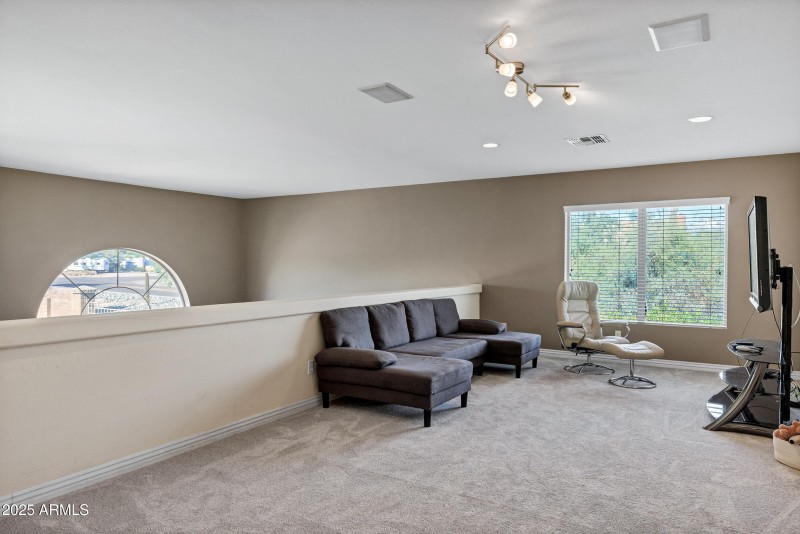 7555 E Laurel St-32