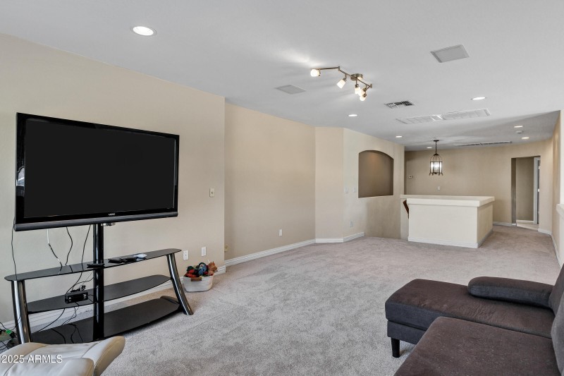 7555 E Laurel St-33