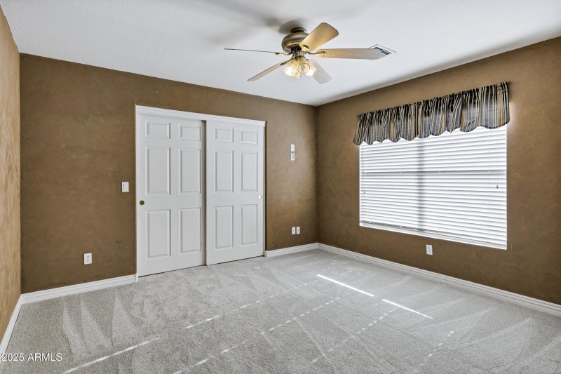 7555 E Laurel St-38