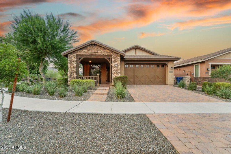 20884 W Minnezona Ave-01