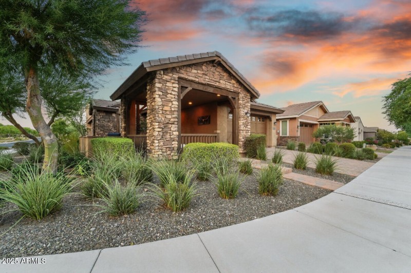 20884 W Minnezona Ave-02