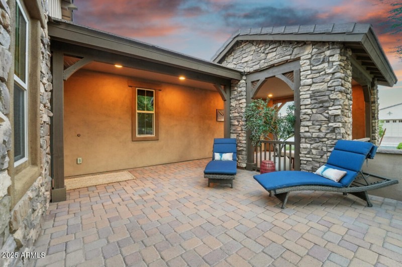 20884 W Minnezona Ave-08
