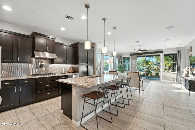 20884 W Minnezona Ave-22