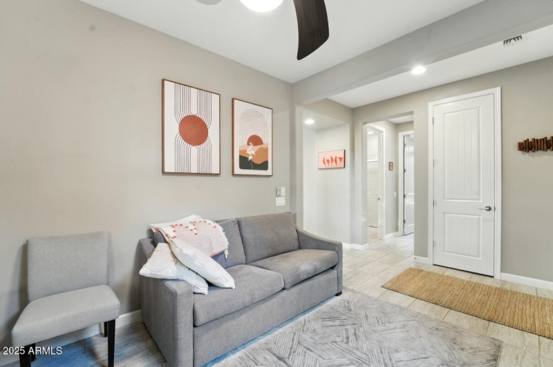 20884 W Minnezona Ave-15