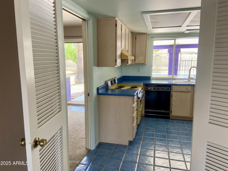 View toward Kitchen from DR