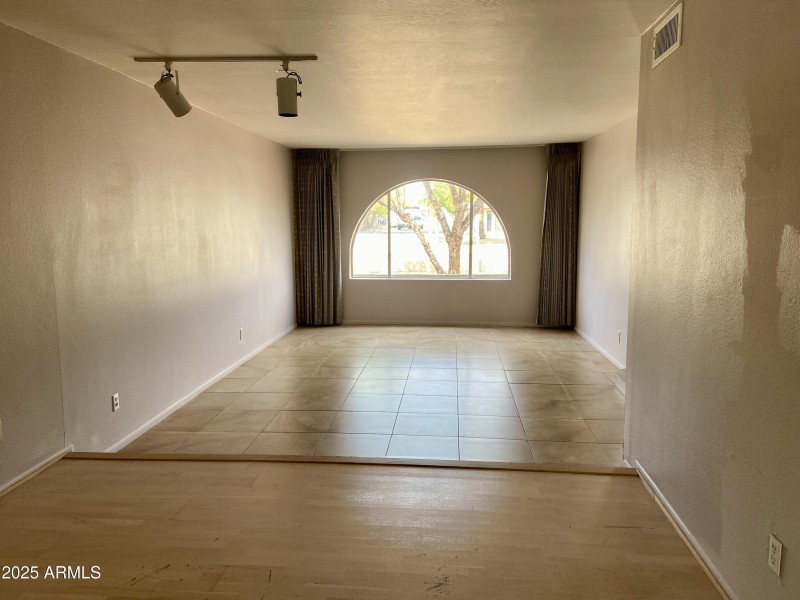 Formal Dining Room/Living Room
